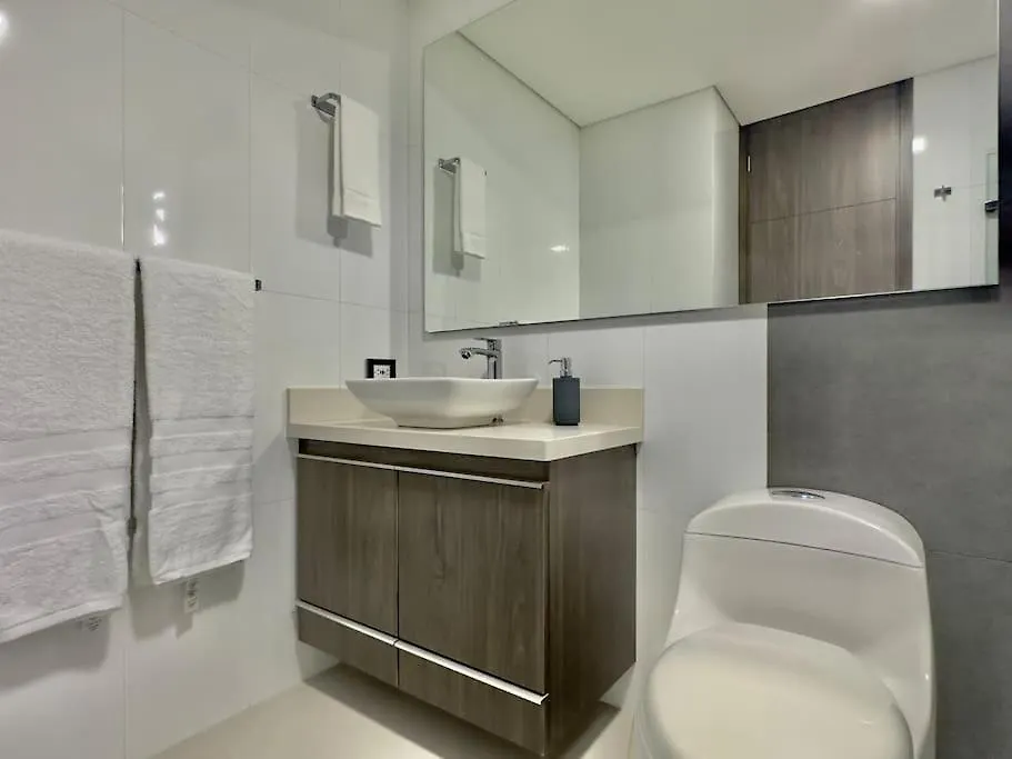 902 Luxury Apartment In Heart Of El Poblado! Medellín